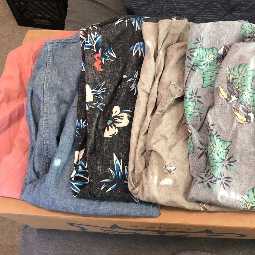5 Button-up Short Sleeve Men’s Shirts Small
